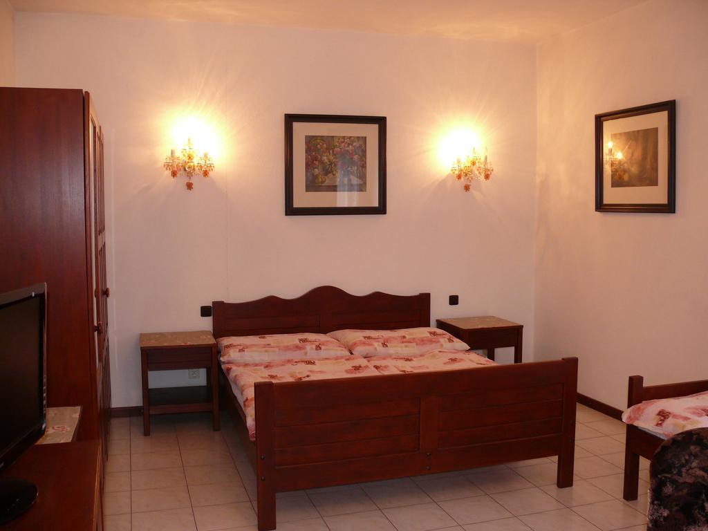 Pension A Restaurace Rudolec Hotell Český Rudolec Exteriör bild
